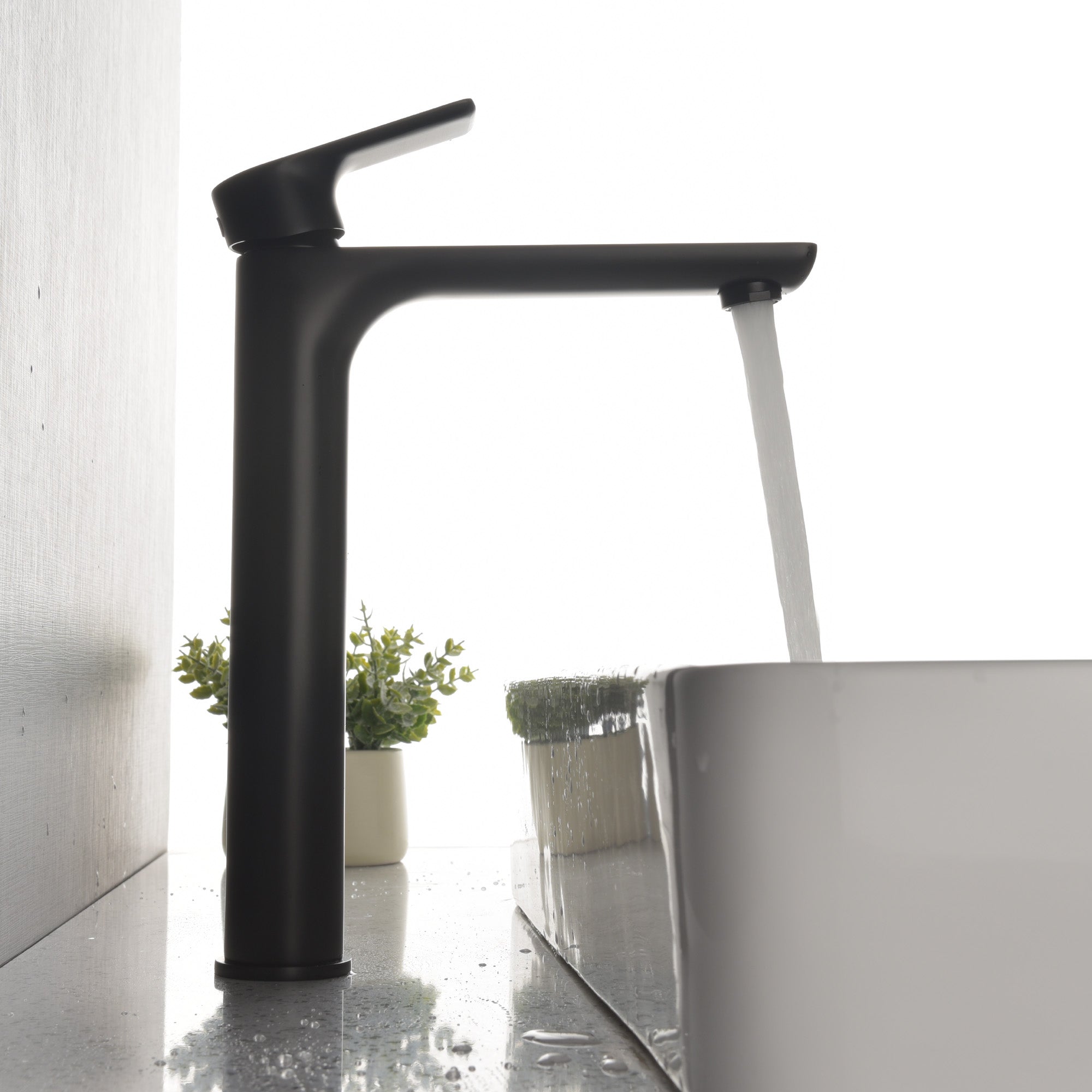Single-hole matte black basin faucet